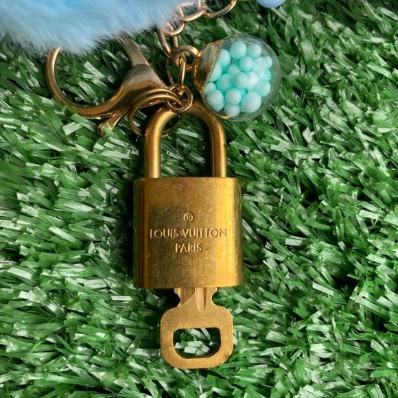 AUTHENTIC EUC LV LOCK & Cinnamoroll keychain with LV lock charm. - Picture 5 of 9